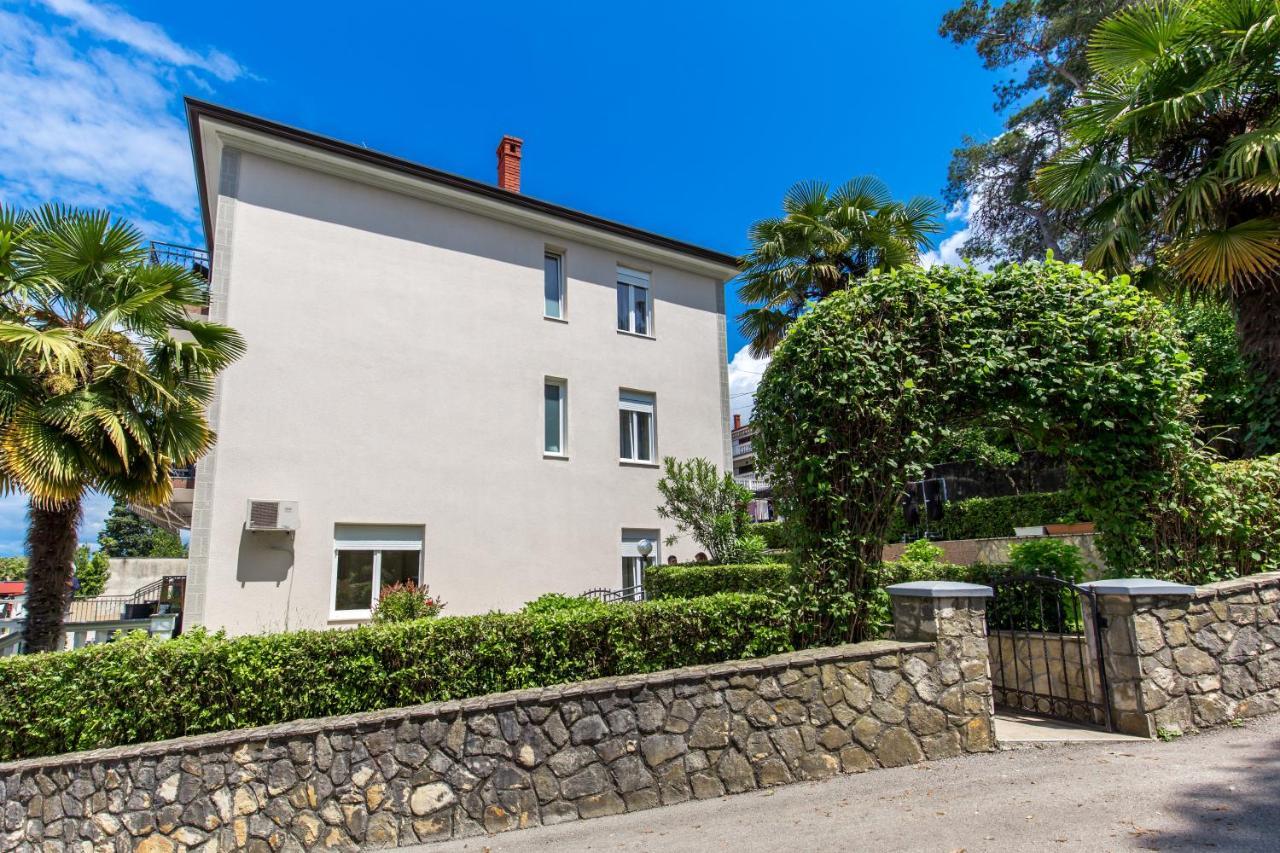 Apartments & Rooms Milcetic D Малинска Екстериор снимка
