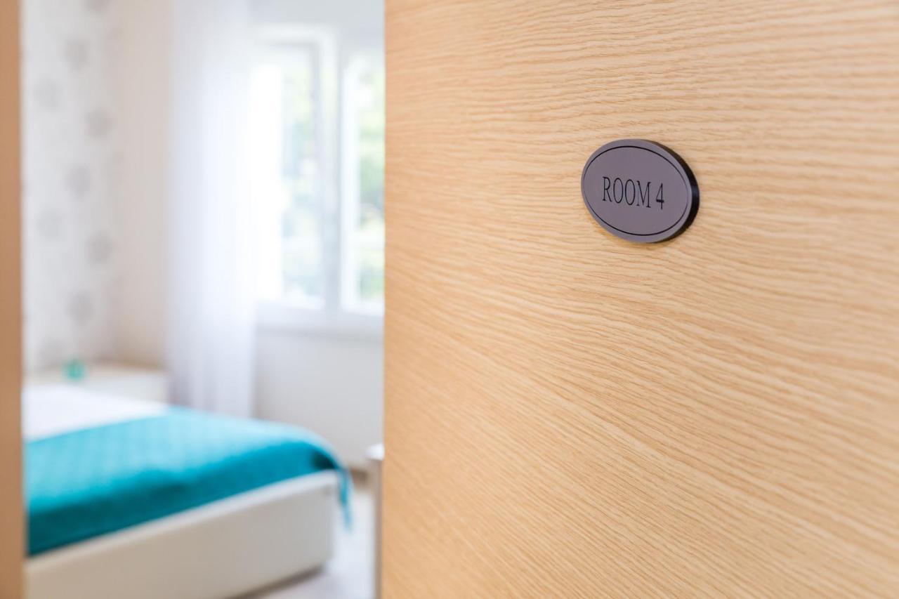 Apartments & Rooms Milcetic D Малинска Екстериор снимка
