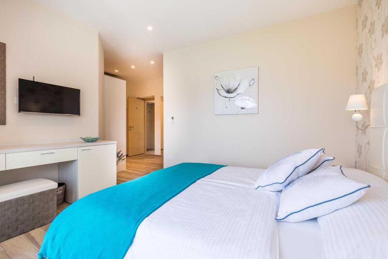 Apartments & Rooms Milcetic D Малинска Екстериор снимка