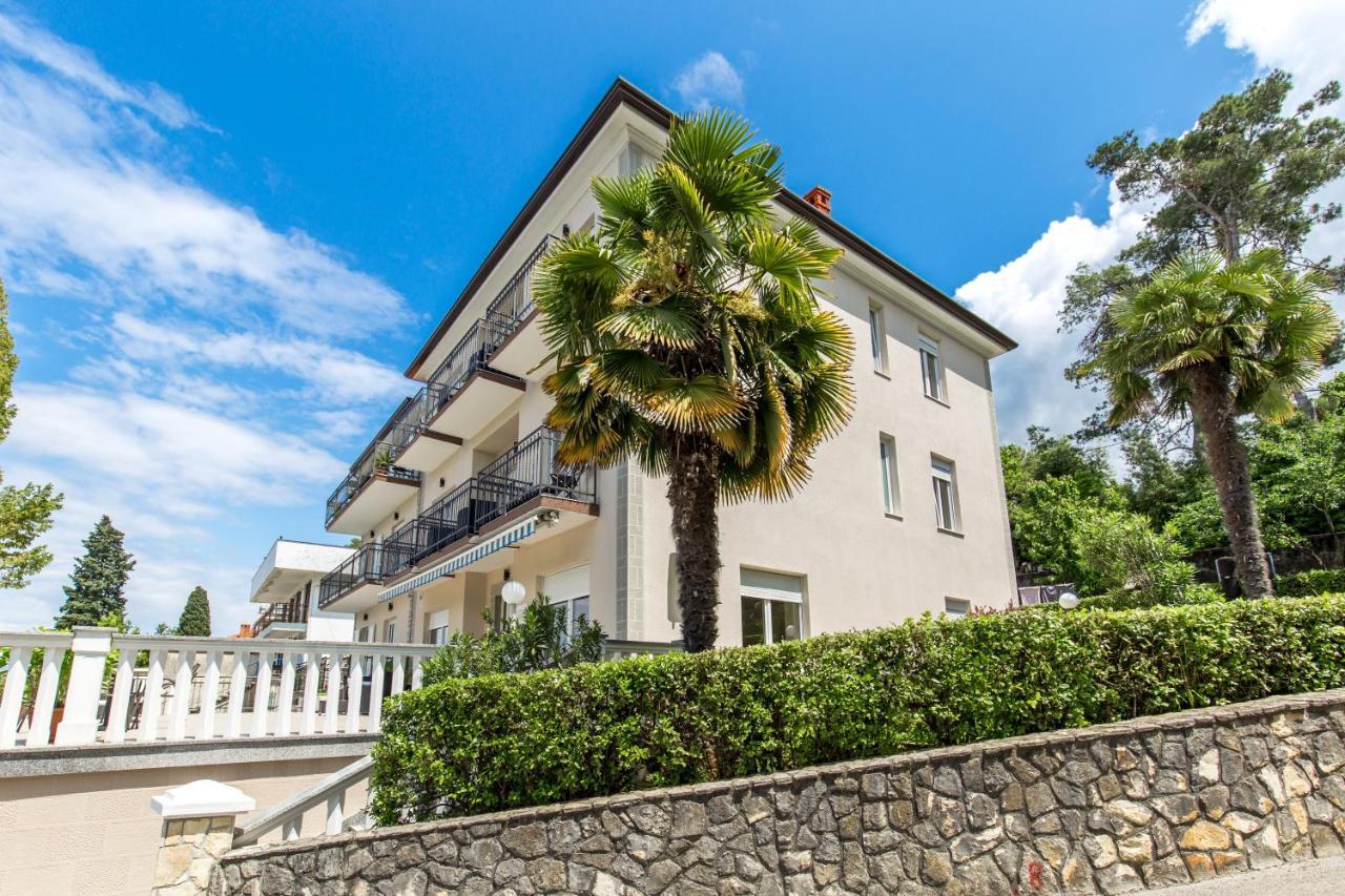 Apartments & Rooms Milcetic D Малинска Екстериор снимка