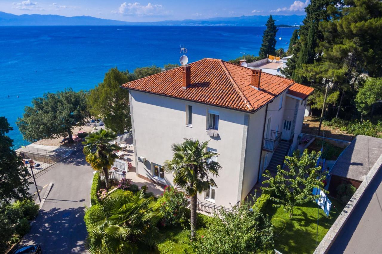 Apartments & Rooms Milcetic D Малинска Екстериор снимка