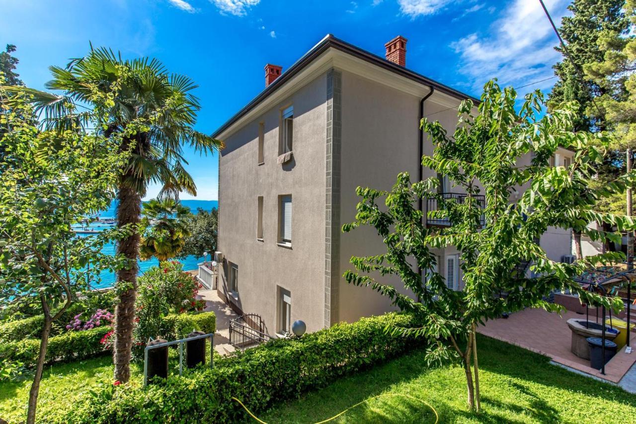 Apartments & Rooms Milcetic D Малинска Екстериор снимка