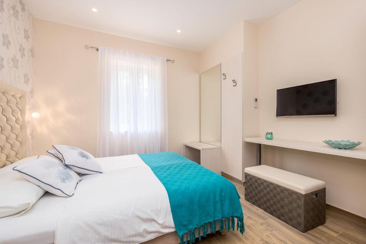 Apartments & Rooms Milcetic D Малинска Екстериор снимка