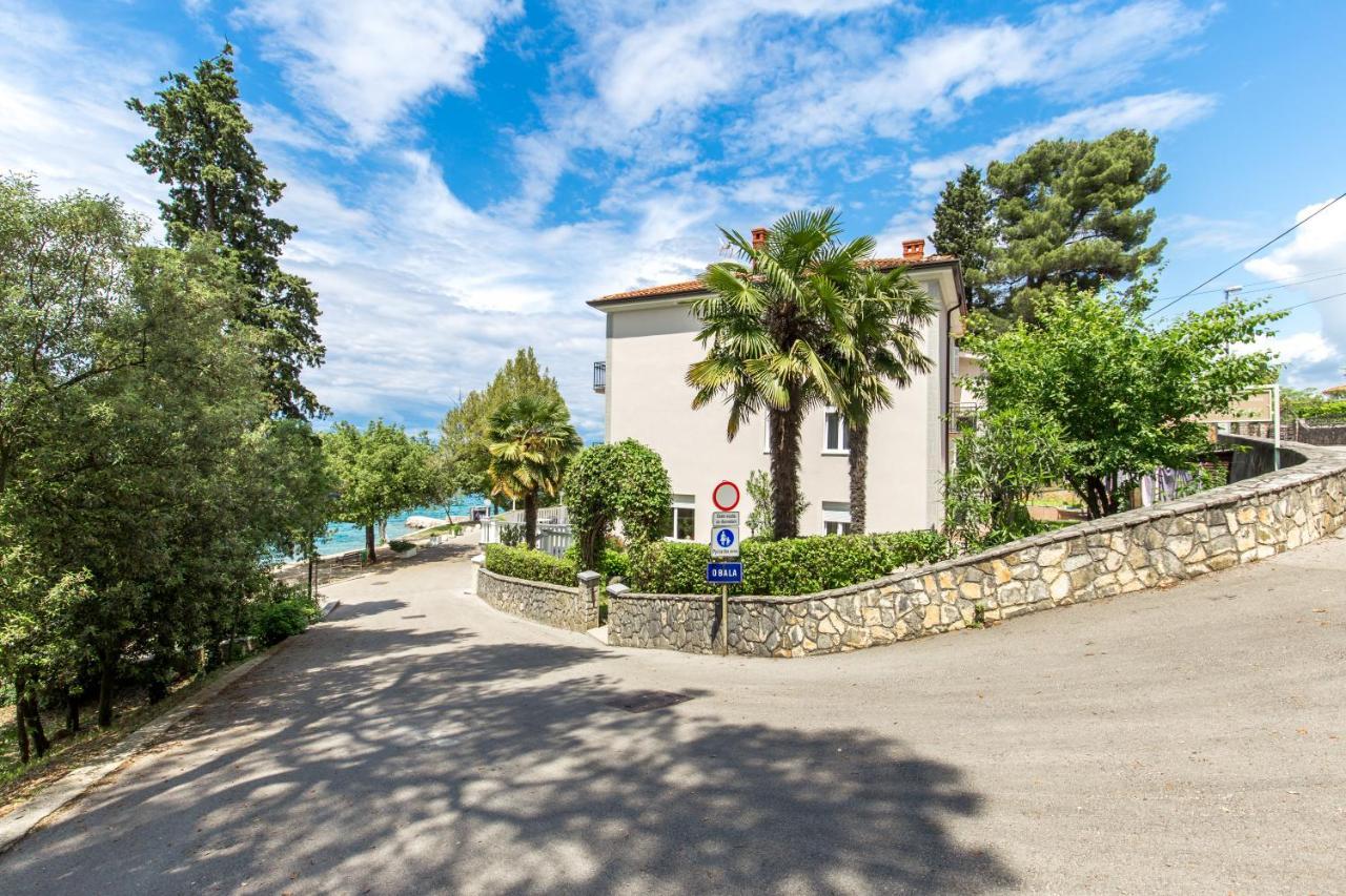 Apartments & Rooms Milcetic D Малинска Екстериор снимка