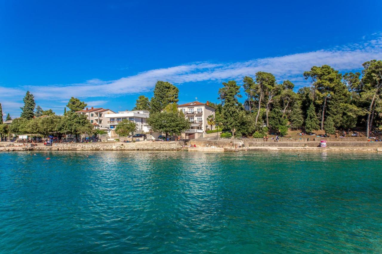 Apartments & Rooms Milcetic D Малинска Екстериор снимка