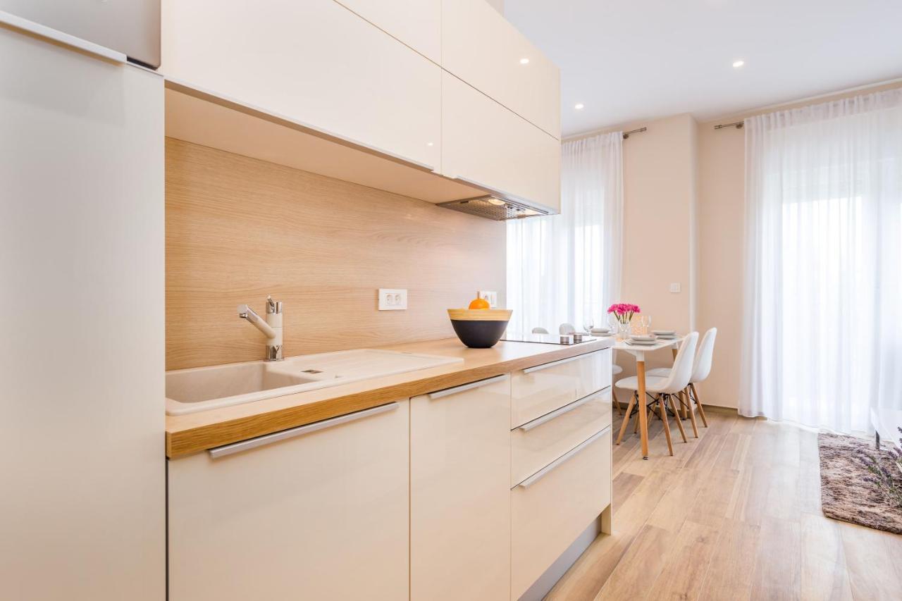 Apartments & Rooms Milcetic D Малинска Екстериор снимка