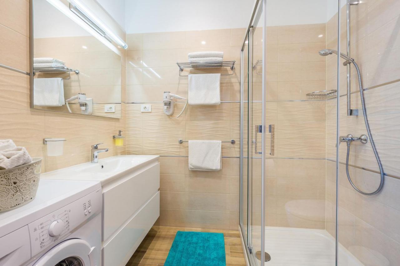 Apartments & Rooms Milcetic D Малинска Екстериор снимка