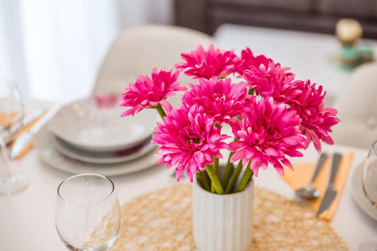 Apartments & Rooms Milcetic D Малинска Екстериор снимка
