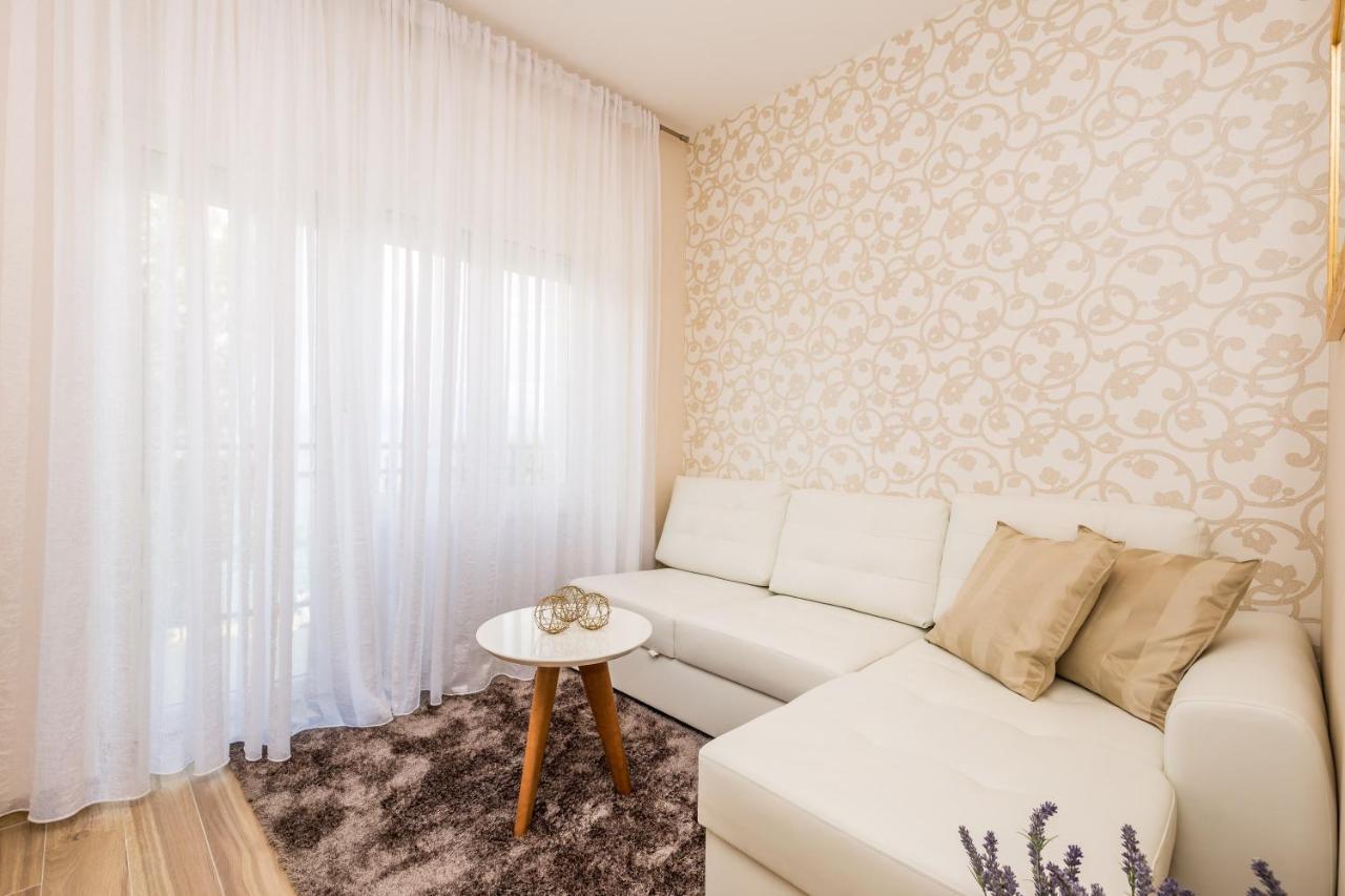 Apartments & Rooms Milcetic D Малинска Екстериор снимка