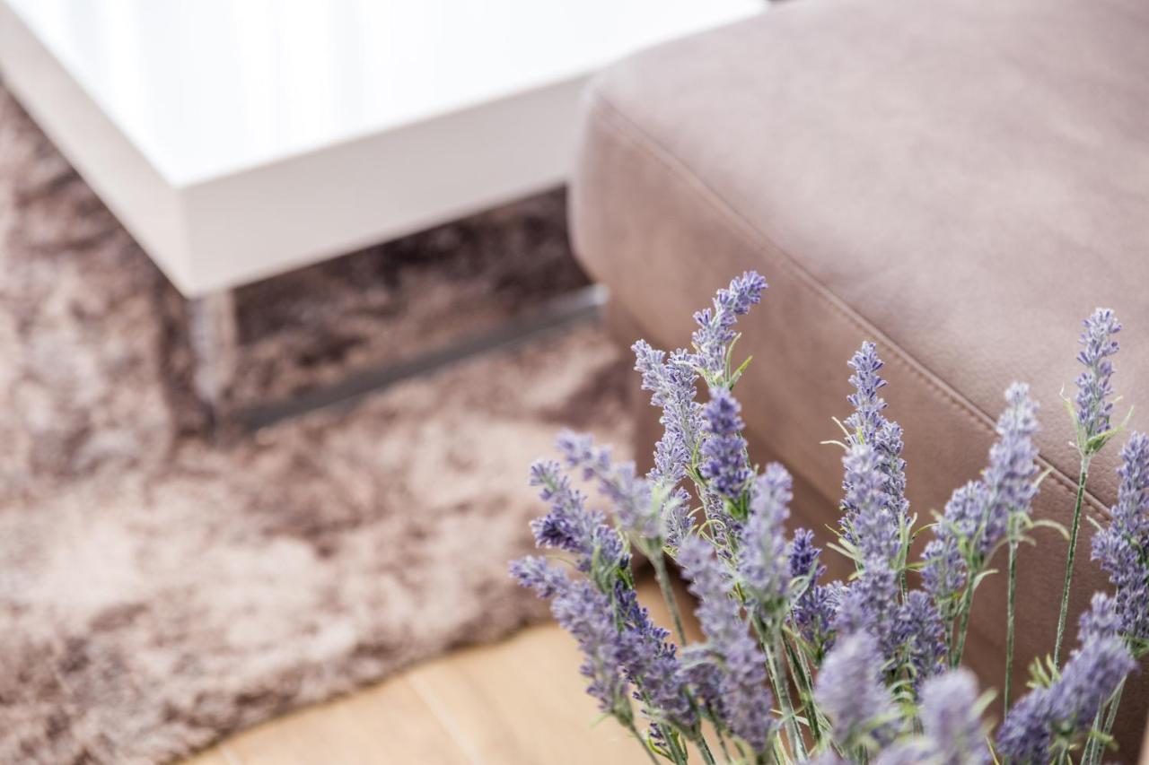 Apartments & Rooms Milcetic D Малинска Екстериор снимка
